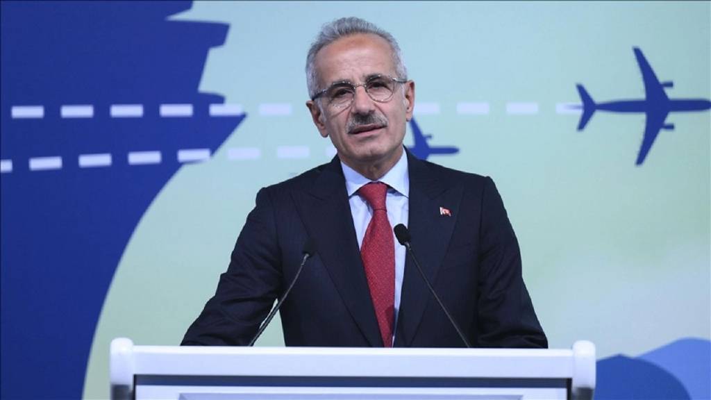 Ulaştırma Bakanı'ndan 12 yeni iç hat müjdesi