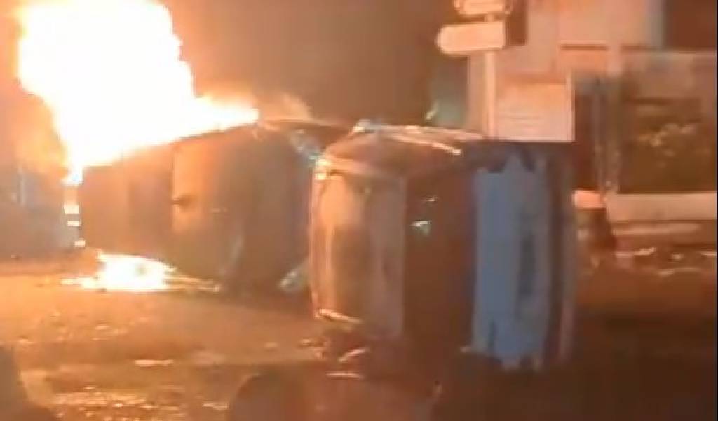 Martinik Adası’nda hayat pahalılığı protestosu! Araçlar ateşe verildi…