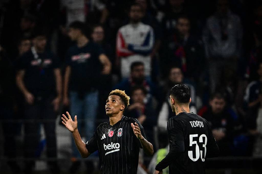 Kartal, Fransa'da yüksekten uçtu!