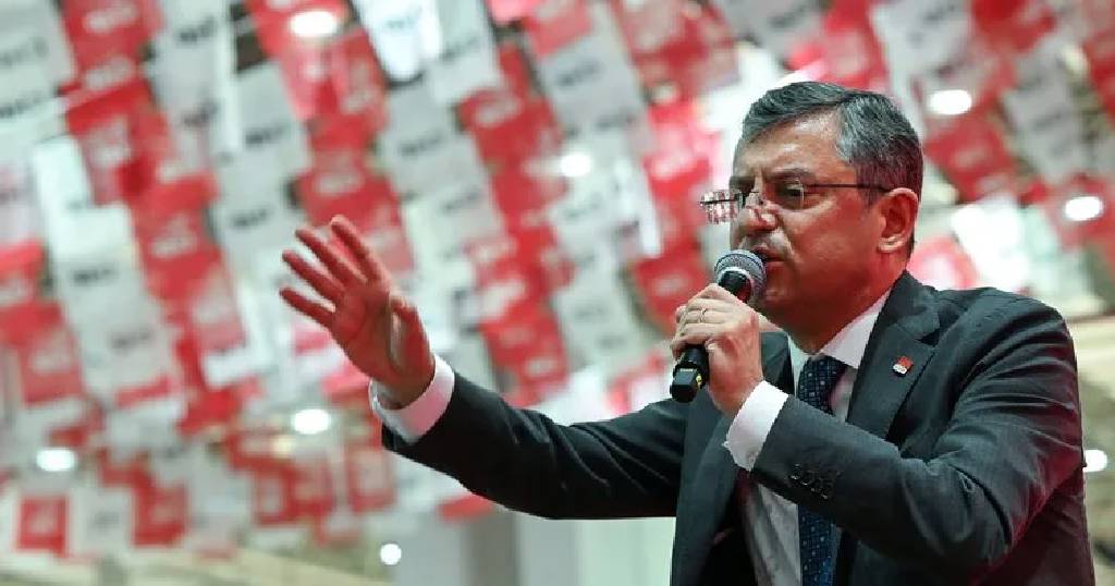 CHP'den Esenyurt'ta miting! Özgür Özel'den "kumpas" tepkisi