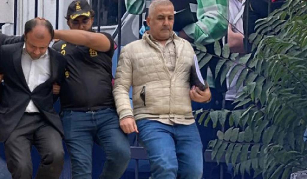 Mobbinge maruz kaldığını iddia etmişti! Etiler'de müdüre silah çeken öğretmen tutuklandı