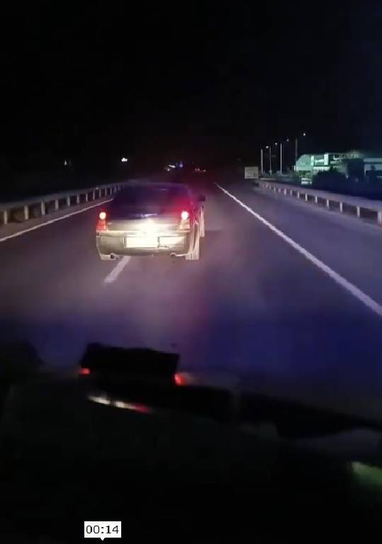 Adalet hemen tecelli etti… Antalya'da ambulansa yol vermeyen maganda hak ettiği gibi cezaevini boyladı!