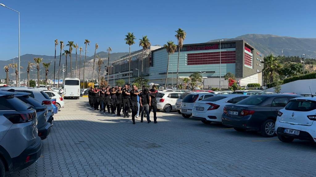 Hatay’da alkollü yakalanan sürücüler yerine kan veren 20 kişi gözaltına alındı 