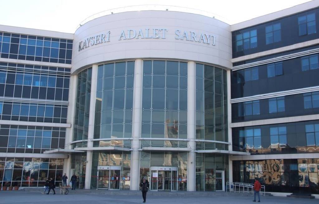 Kayseri’de katil zanlısı kadın: Öz babam 2 kez şeker komasına girdi, hayatını ben kurtardım