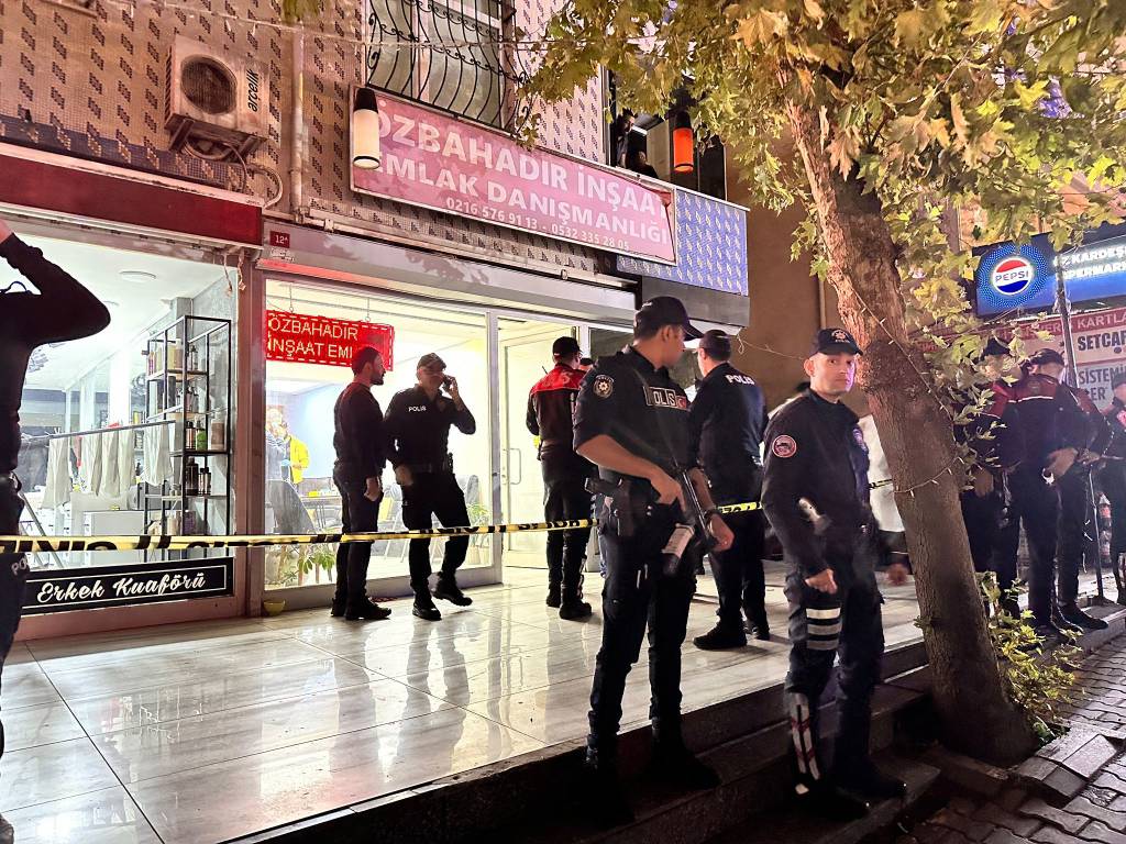 Maltepe'de silahla şaka ölümle bitti! Liseli genç gözaltına alındı…