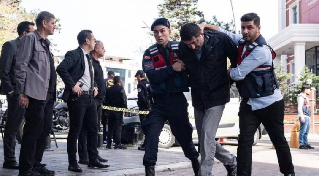 Yenidoğan Çetesi soruşturmasında ‘savcının dosyadan el çektirildiği’ iddiasını yayan 2 gazeteciye adli kontrol, birine ev hapsi!