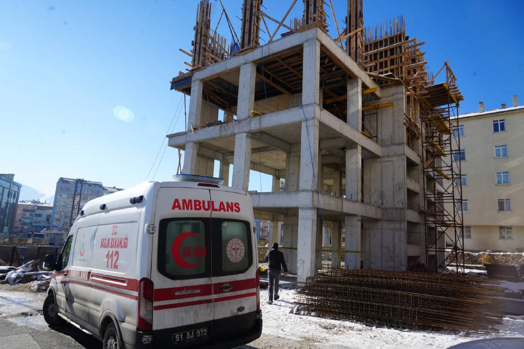 Niğde'de gizemli ölüm! İnşaatta erkek cesedi bulundu...