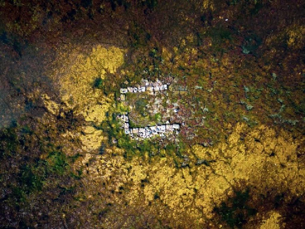 Sapanca Gölü'nde su çekildi, tarihi yapı ortaya çıktı