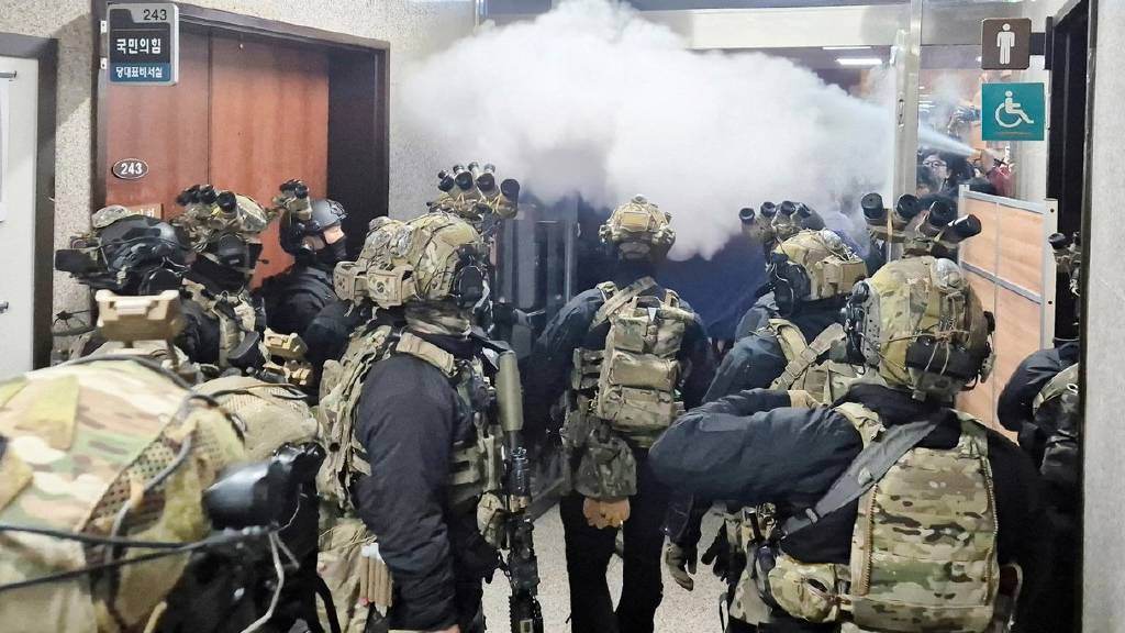 Güney Kore’deki sıkıyönetim krizi, orduda depreme neden oldu