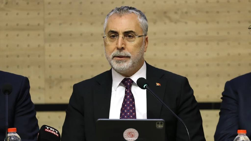 Çalışma ve Sosyal Güvenlik Bakanı Vedat Işıkhan, 2025 yılı asgari ücret görüşmeleri hakkında açıklamalarda bulundu