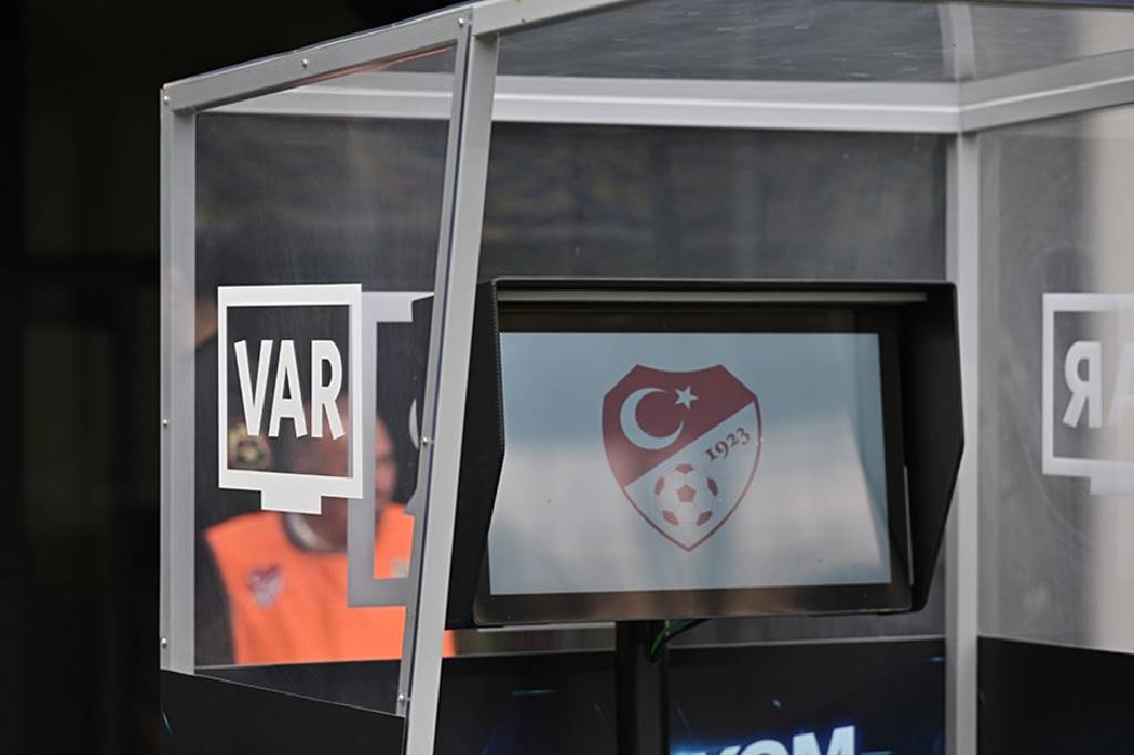 TFF, haftanın tartışmalı pozisyonlarına ait VAR kayıtlarını yayınladı
