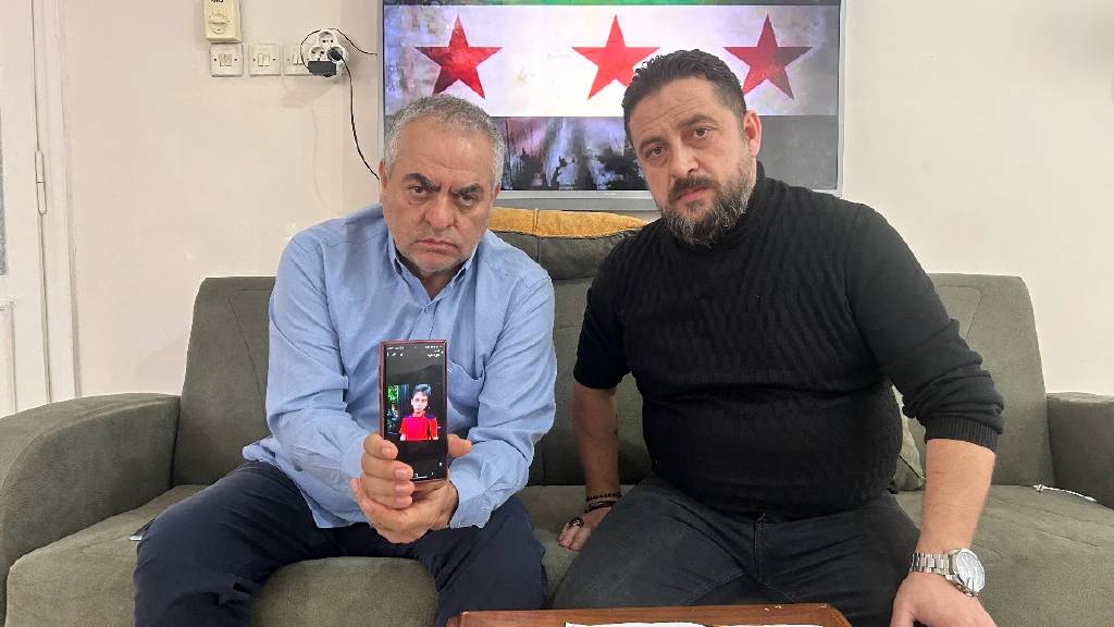 Öldü zannettiği oğlunu 11 yıl sonra Sednaya Hapishanesi'nin açılmasıyla gördü...