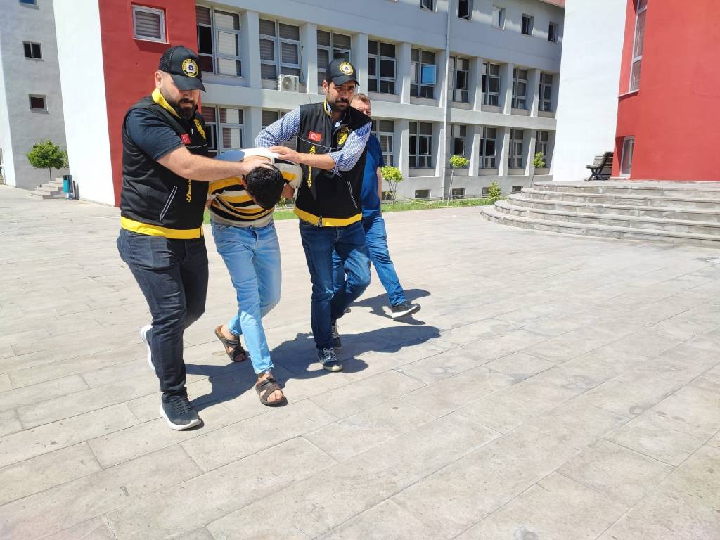 Adana'da ailesini katleden sanığa en üst limitten ceza! Gün yüzü göremeyecek…
