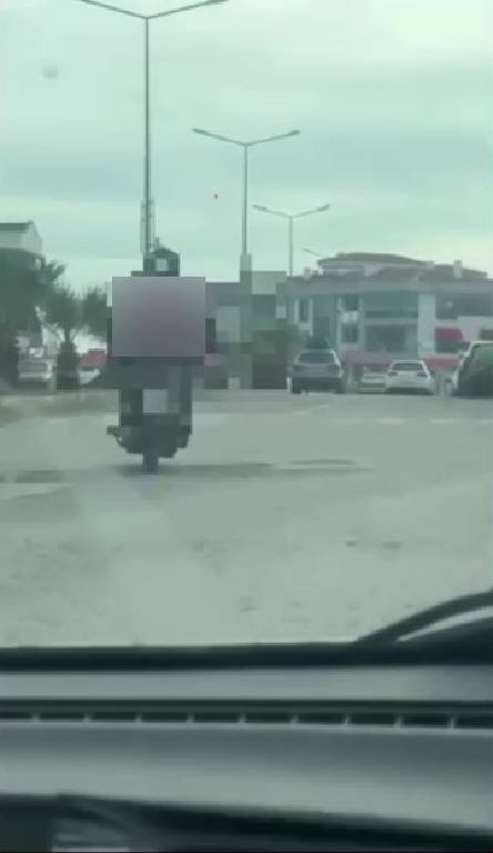 Balıkesir’de polis, firari hükümlüyü kurye kılığına girerek yakaladı