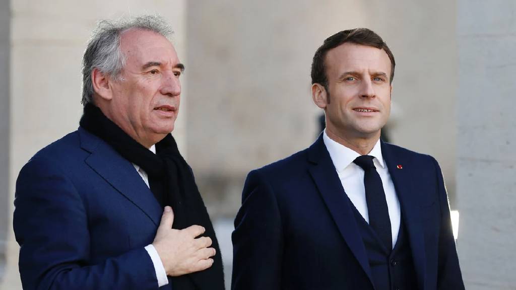 Fransa Cumhurbaşkanı Emmanuel Macron, François Bayrou'yu başbakan olarak atadı