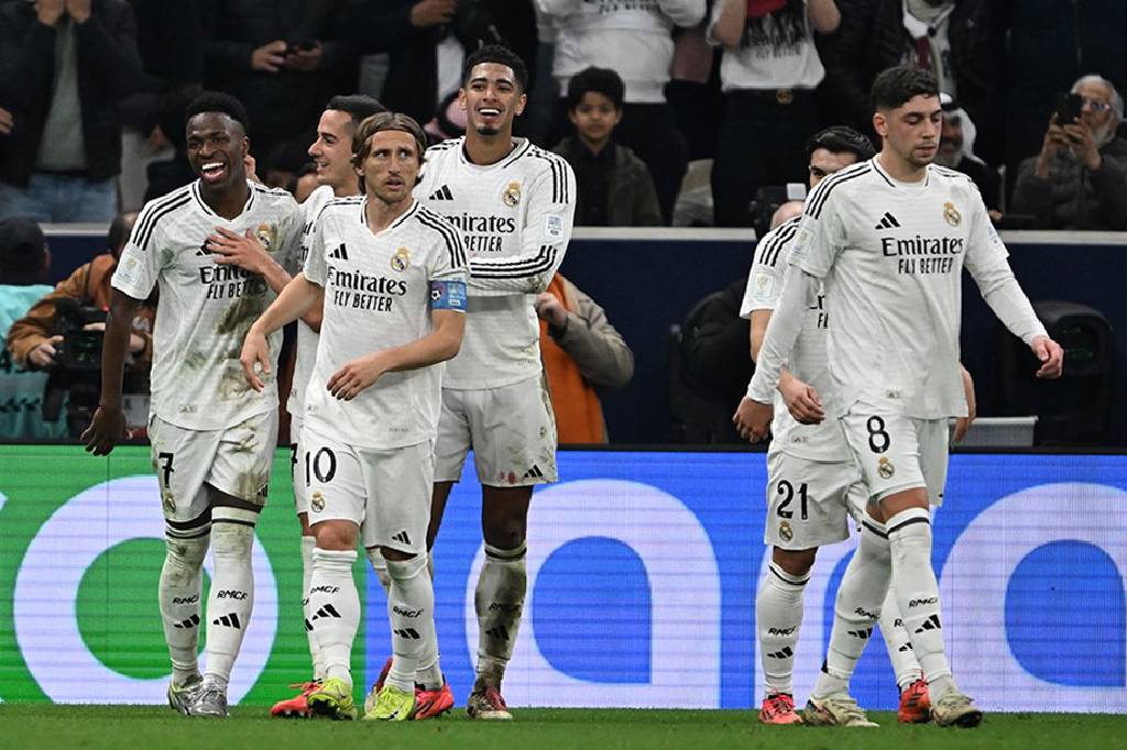 FIFA Kıtalararası Kupa finalinde Real Madrid, Meksika temsilcisi Pachuca'yı 3-0 mağlup ederek kupanın sahibi oldu