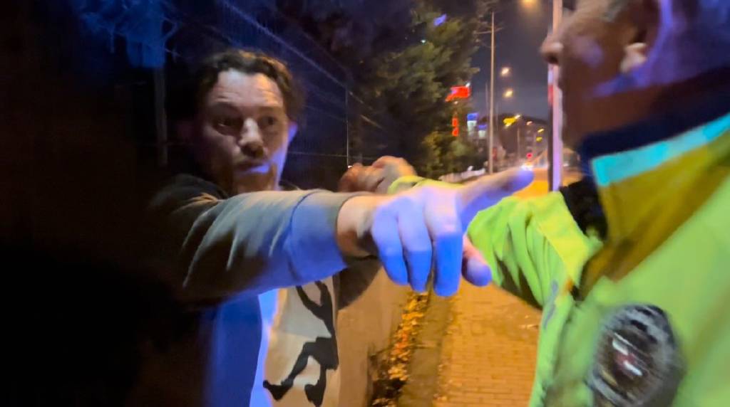 Olay yeri Bursa! ‘Haritadan yer beğenin’ dedi, polis ekiplerine küfürler savurdu…