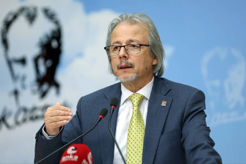 Uzgel’in partisinin stratejisine dair eleştirilerde bulunduğu belirtiliyor