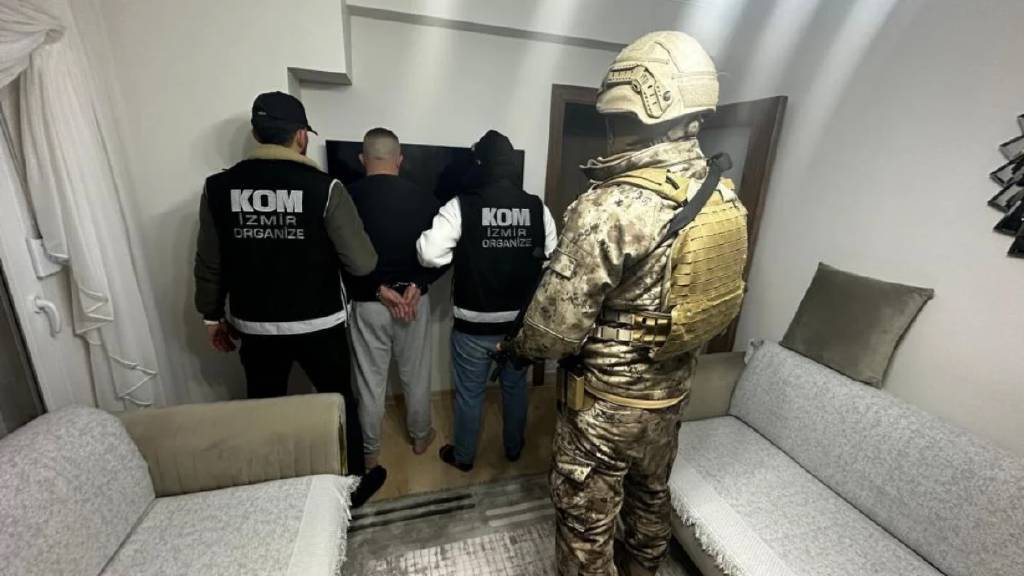İzmir'de ‘Genç Osman' çetesine operasyon: 7 tutuklama