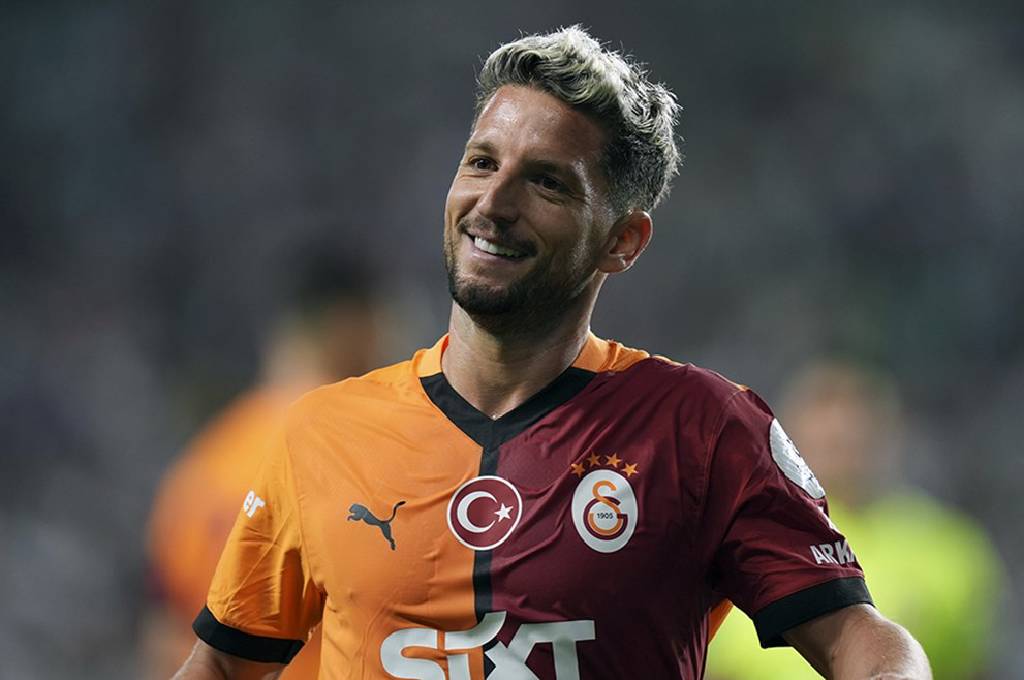  Sözleşmesi sezon sonunda bitecek olan Mertens için geçtiğimiz günlerde yeni mukavele iddiaları gündeme gelmişti