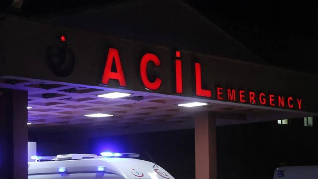 Liseli kızlar arasında bıçaklı kavga: 2 öğrenci ağır yaralı