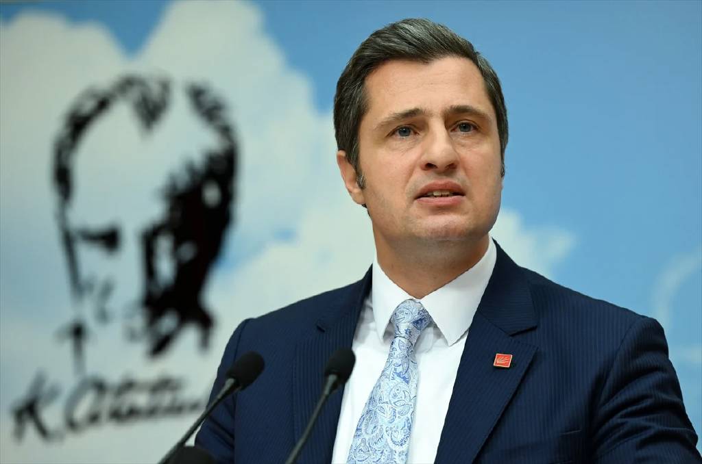 CHP Sözcüsü Deniz Yücel, Atatürk’ün yolundan gitmeleri tavsiyesinde bulundu