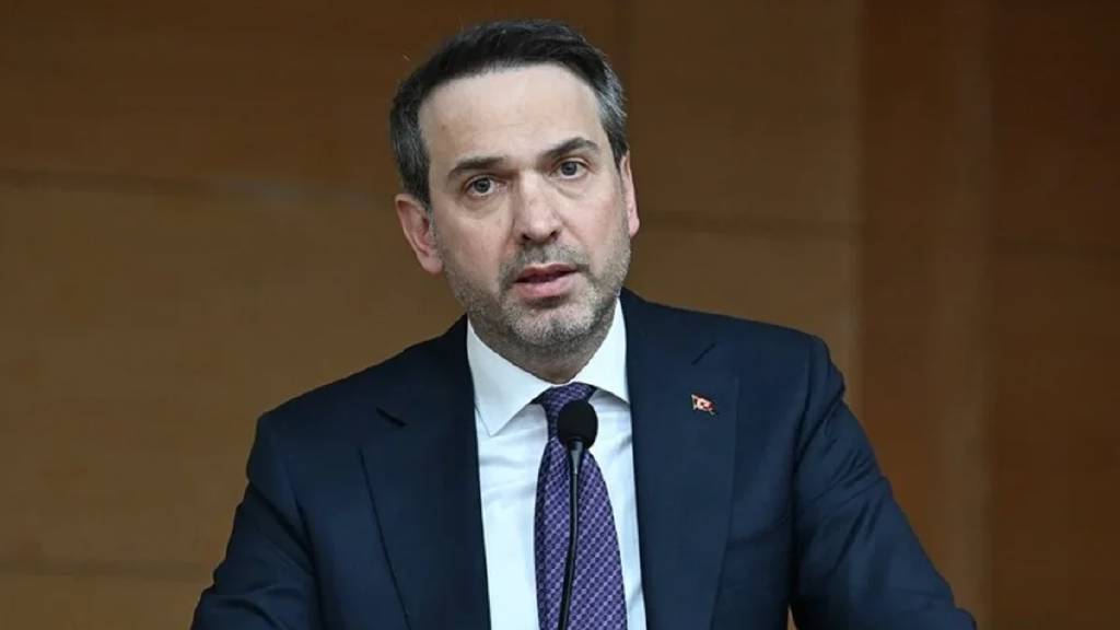 Bakan Bayraktar duyurdu: ABD, Gazprom yaptırımında Türkiye'ye muafiyet tanıdı
