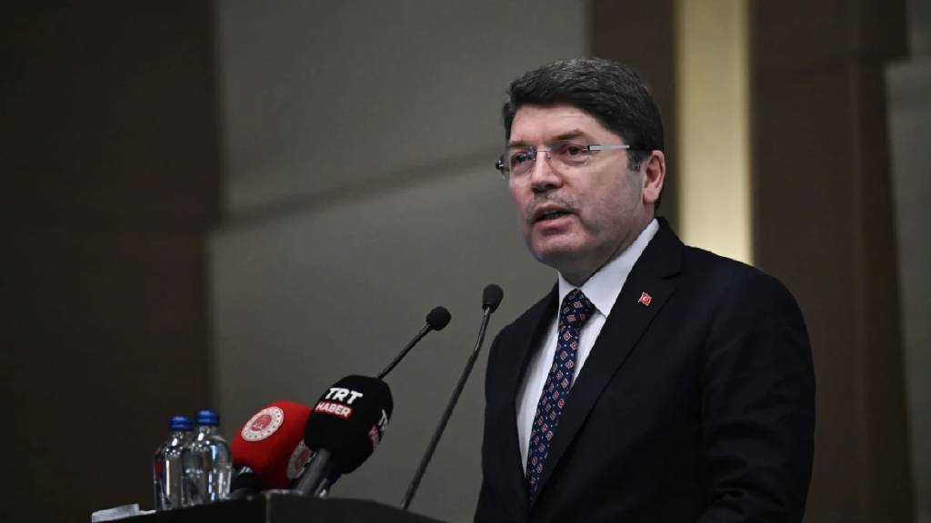 Bakan Tunç'tan DEM Parti'nin İmralı başvurusuna ilişkin yeni açıklama