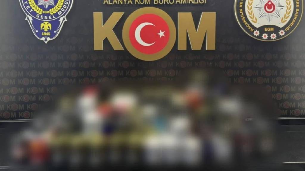 Antalya'da son bir haftada 1185 litre kaçak içki ele geçirildi