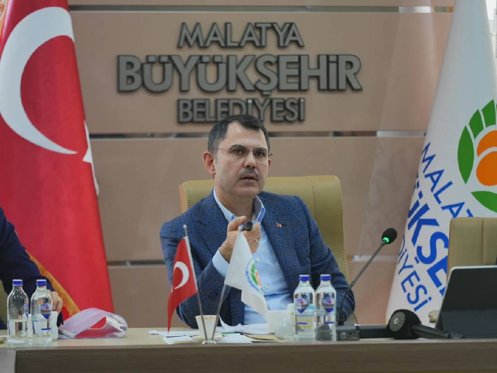 Murat Kurum, Malatya’da deprem konutlarının yapımı hakkında açıklamalarda bulundu