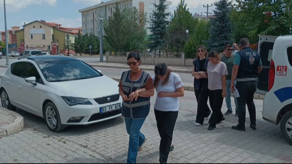 Afyonkarahisar'da hamile olan hırsızlar serbest bırakıldı 