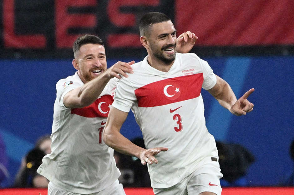 Merih Demiral, maçın oyuncusu seçildi...