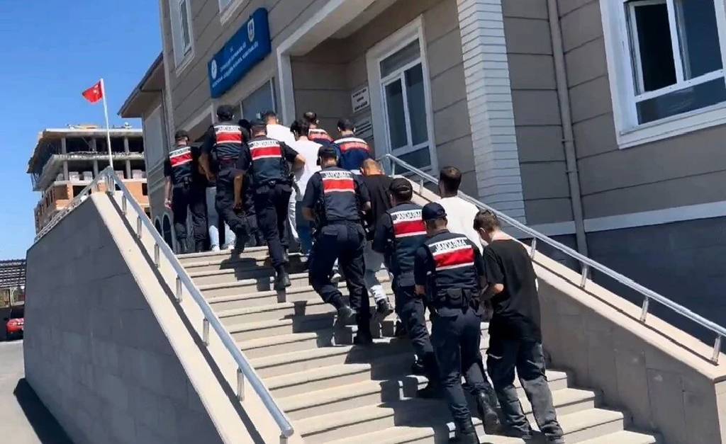 87 milyon liralık vurgun: Bakan Mehmet Şimşek’in adını kullanan çete çökertildi...