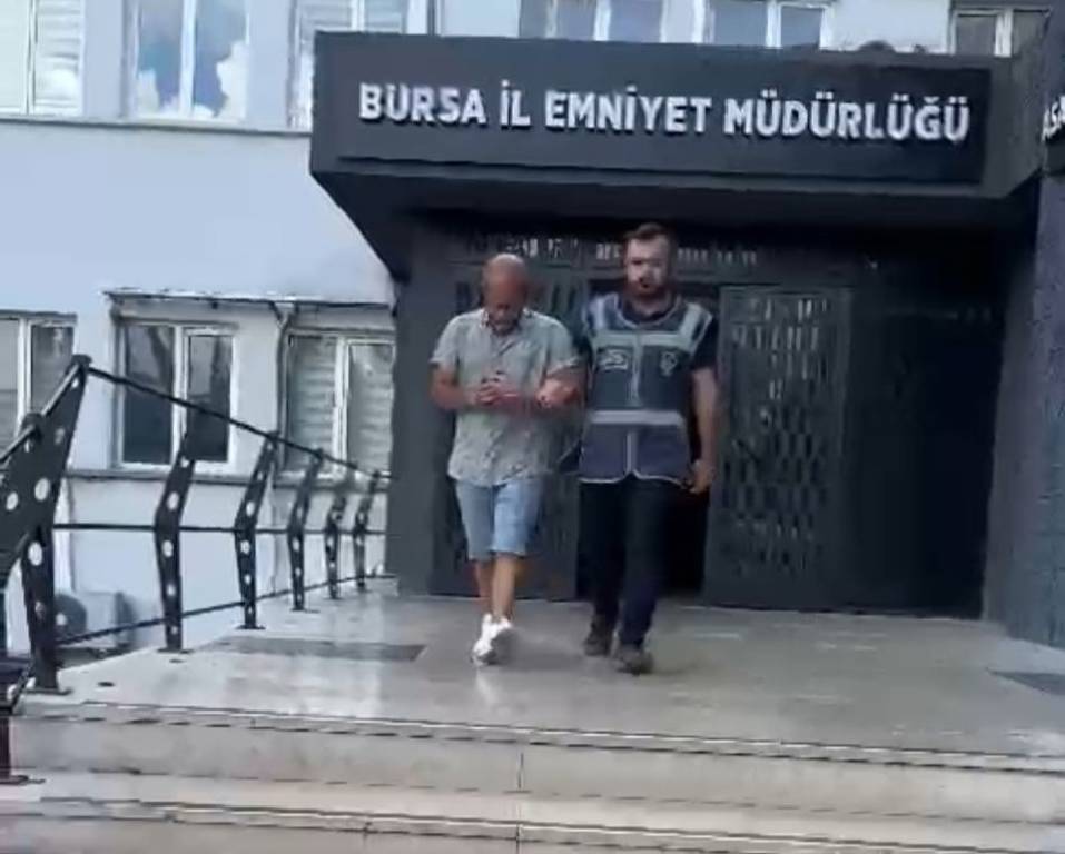 Bursa'da sahte kimlikle sevgilisini bile kandıran hırsızı polis yakaladı