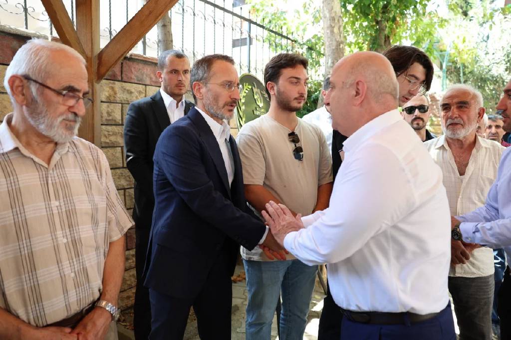 Fahrettin Altun'un acı günü: Teyzesini toprağa verdi