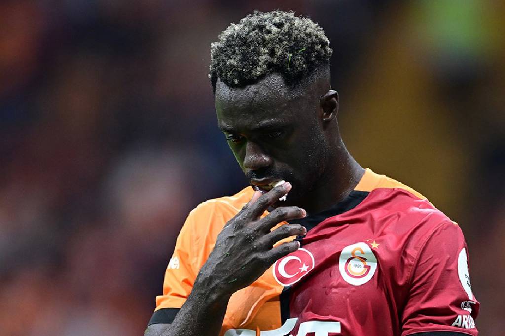 Galatasaray'a Davinson Sanchez'den kötü haber!