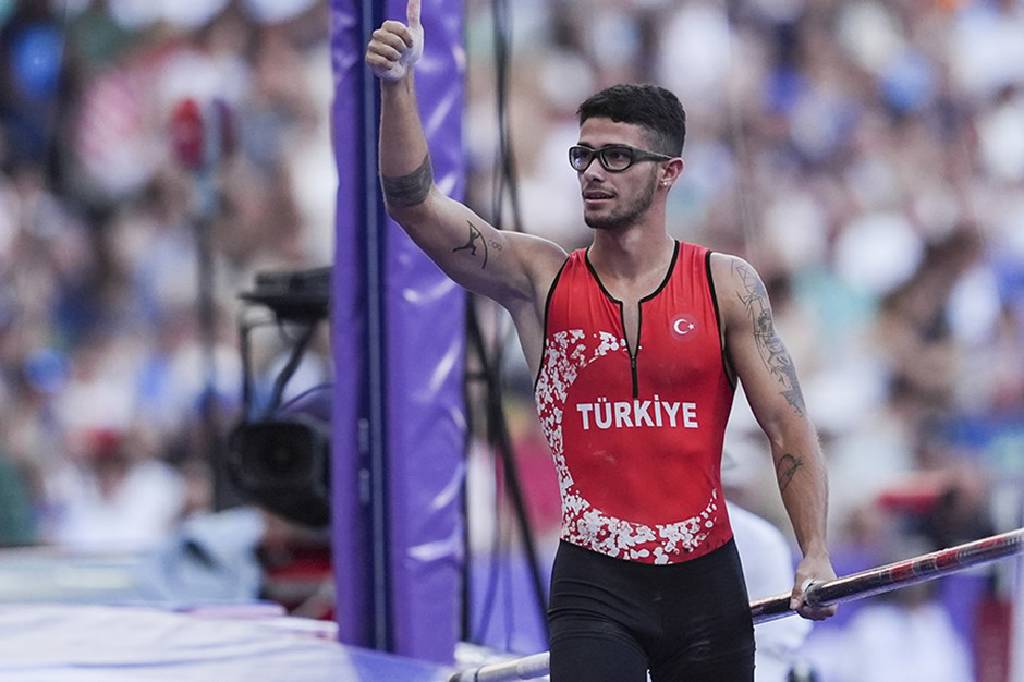 Ersu Şaşma'dan tarihi başarı! 5.'lik...