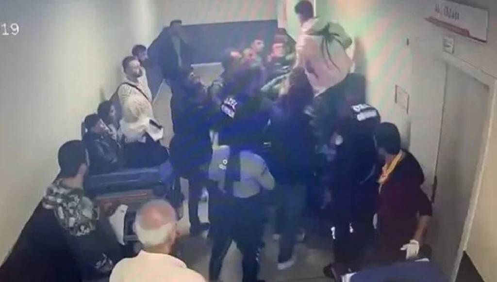 Sedyeden kalkıp doktora saldırdı! Sanık için istenen ceza belli oldu...
