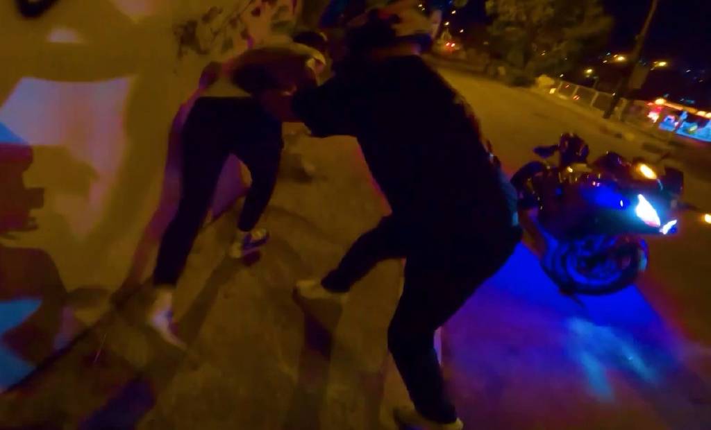 İyilik kazandı... Hırsızı yakalayıp polise teslim etti