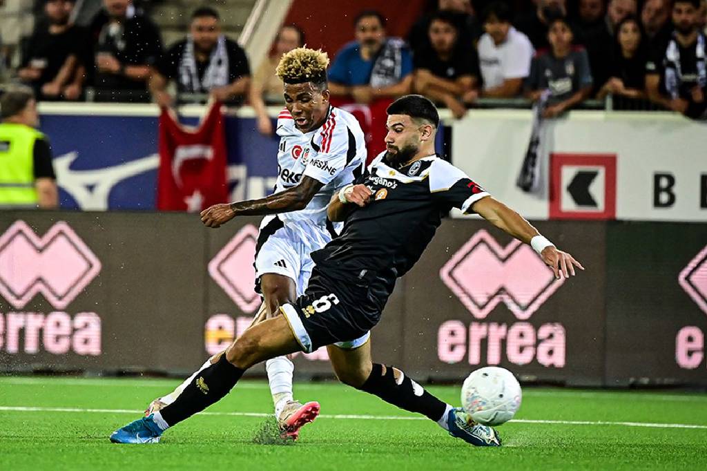 Beşiktaş, UEFA Avrupa Ligi play-off turu ilk maçında deplasmanda İsviçre'nin Lugano takımıyla 3-3 berabere kaldı!