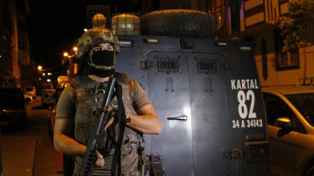 İstanbul'da terör operasyonu: 11 gözaltı