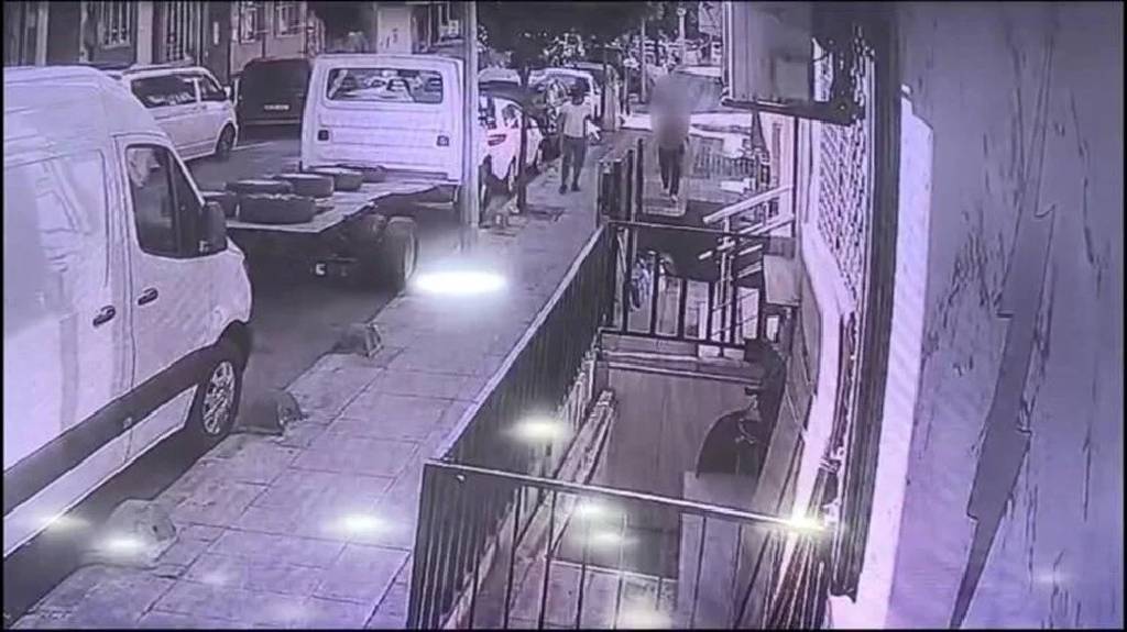Hamile kadına sokak ortasında dehşeti yaşattı!