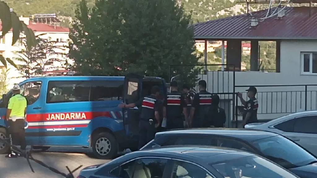 Kahramanmaraş'ta engelli çobanı öldüresiye döven kız kardeşler tutuklandı