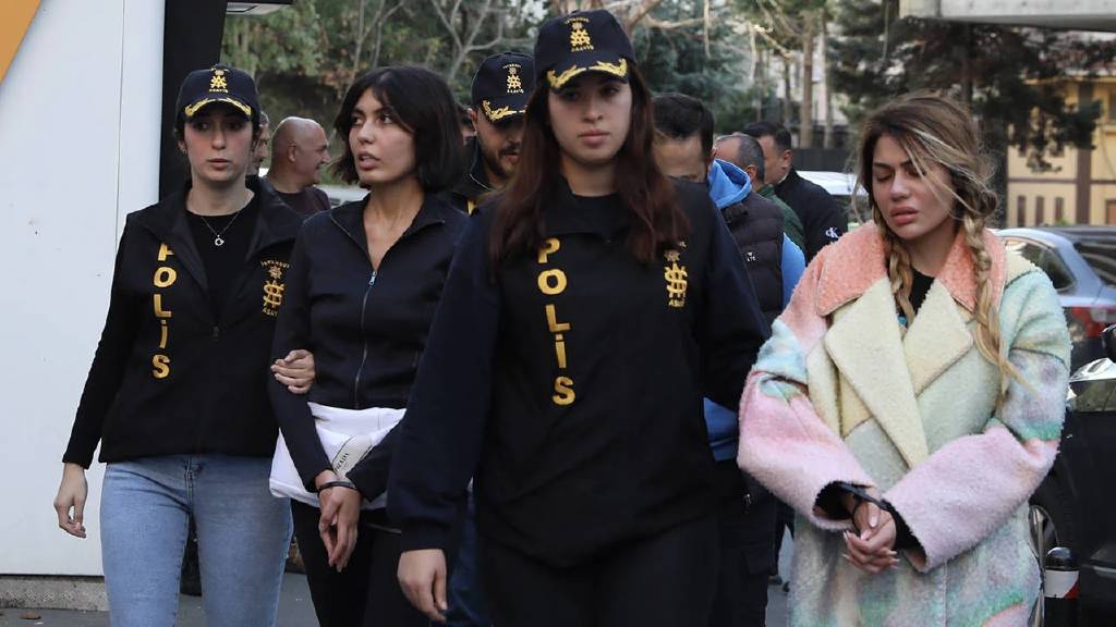 Bahar ve Nihal Candan’ın aralarında bulunduğu 21 sanıklı dolandırıcılık davasında ara karar açıklandı