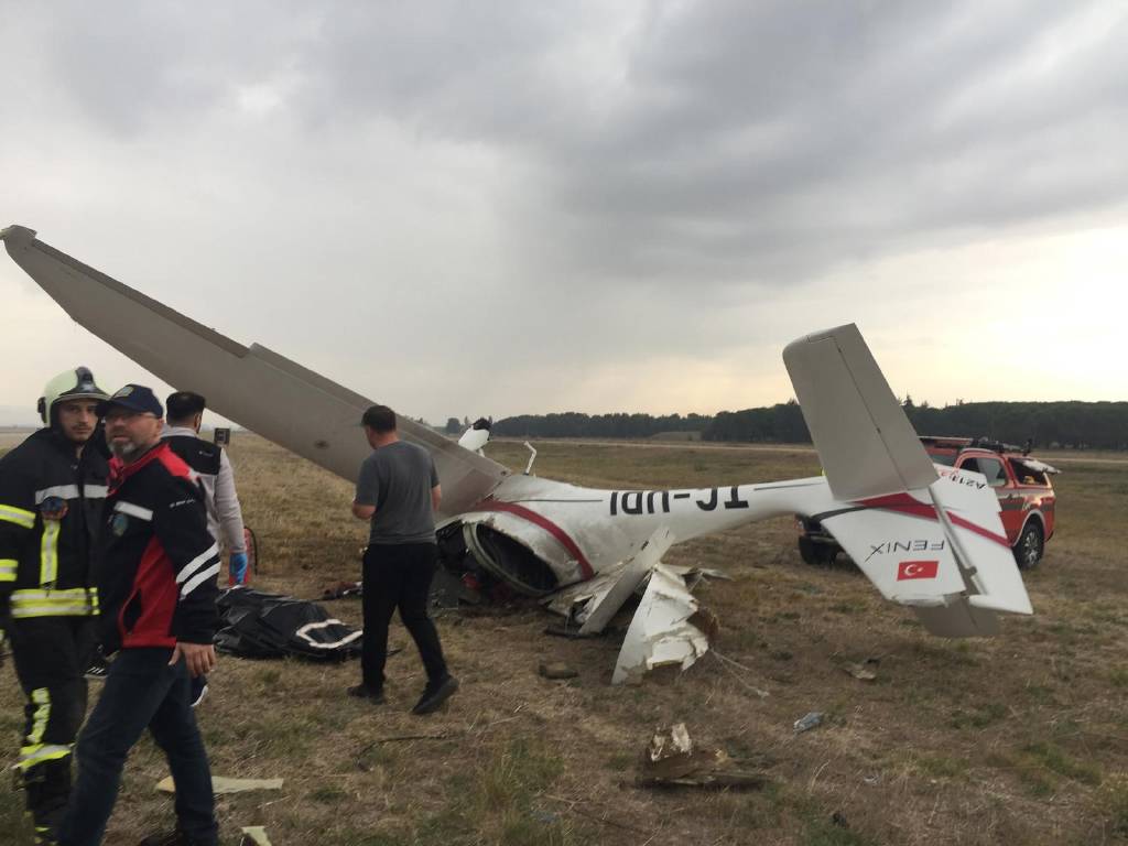 Bursa'da eğitim uçağı düştü, 2 pilot hayatını kaybetti