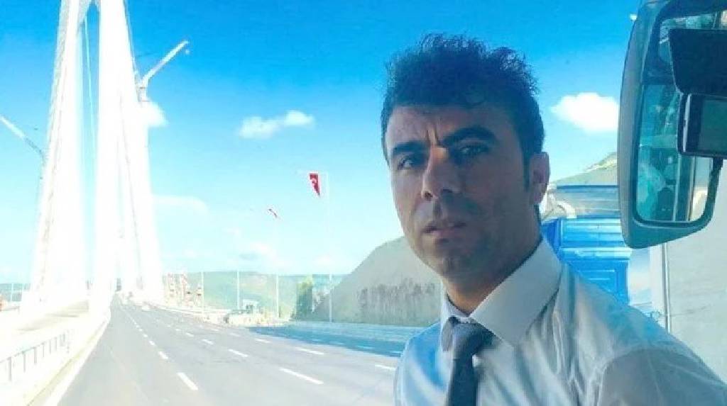 Cinnet getiren koca, 3 çocuk annesi eşini öldürdükten sonra intihar etti