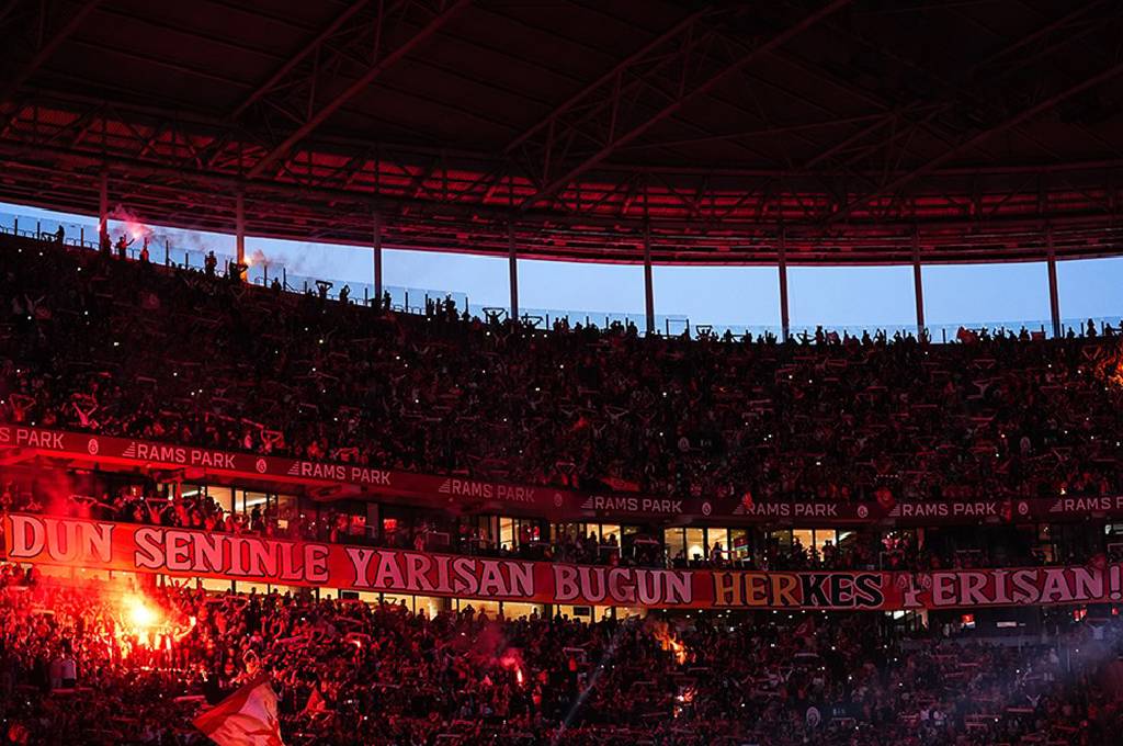 Galatasaray ve PAOK maç için anlaşmaya vardı