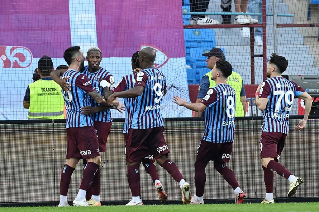 Trabzonspor'un ilk galibiyetine Simon Banza ile ulaştı