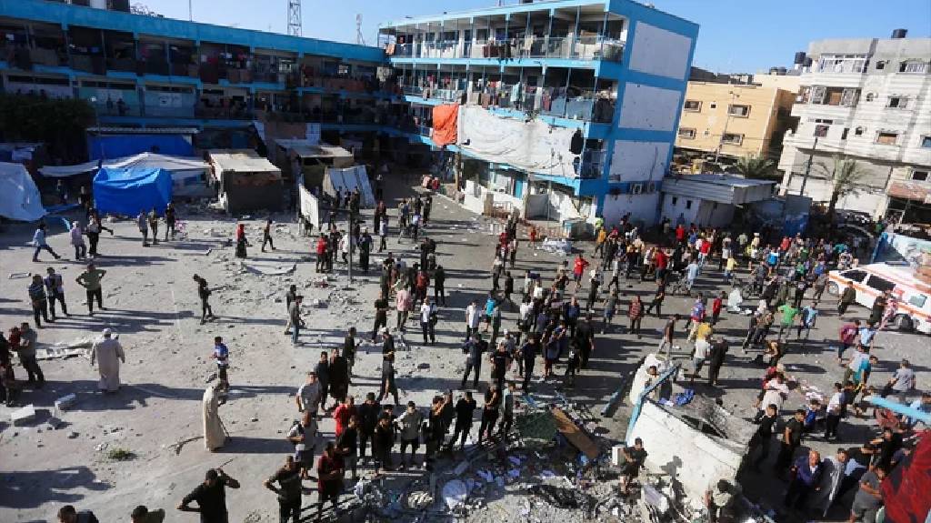 İsrail Gazze'de BM okulunu vurdu: 14 ölü