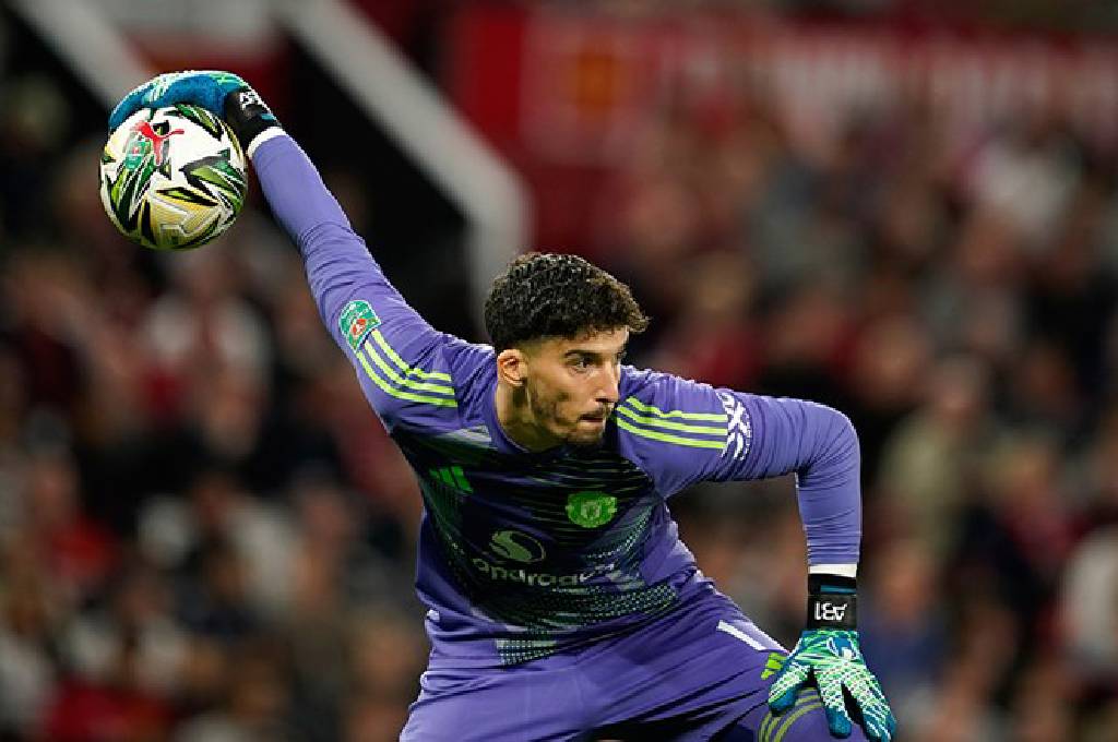 Altay Bayındır'ın Manchester United'daki geleceği tehlikede